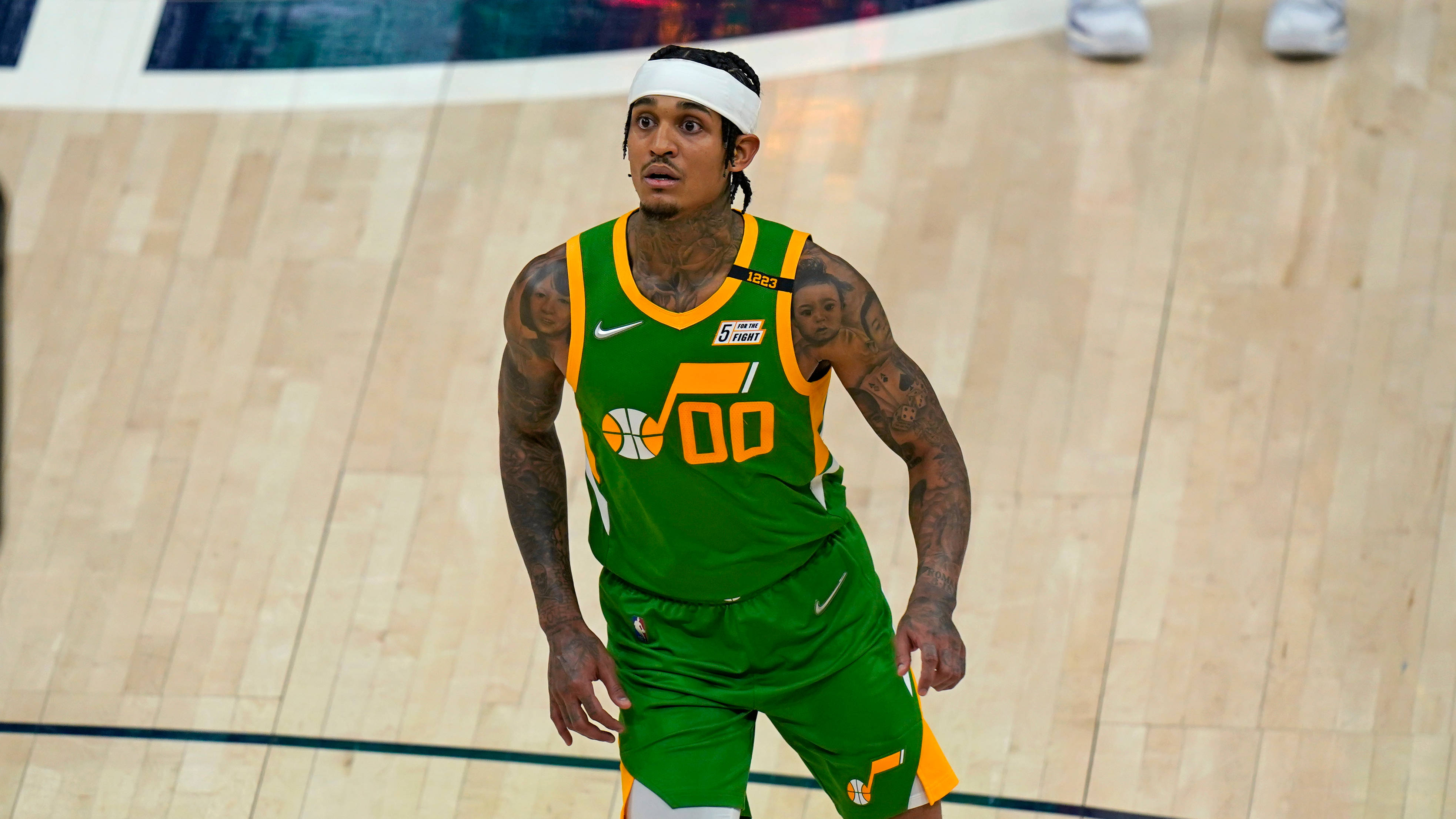 Jordan Clarkson, green and yellow jersey, number 00, 4K Desktop Wallpaper