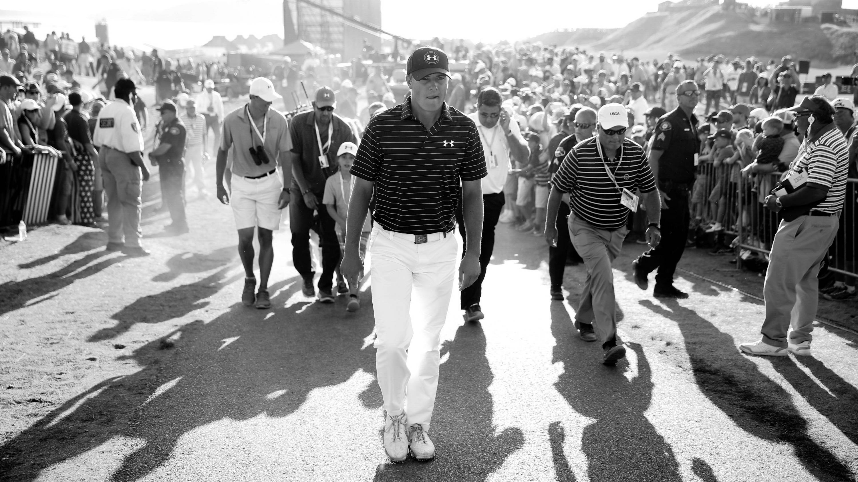 Jordan Spieth, striped shirt, white pants, 2K Desktop Wallpaper