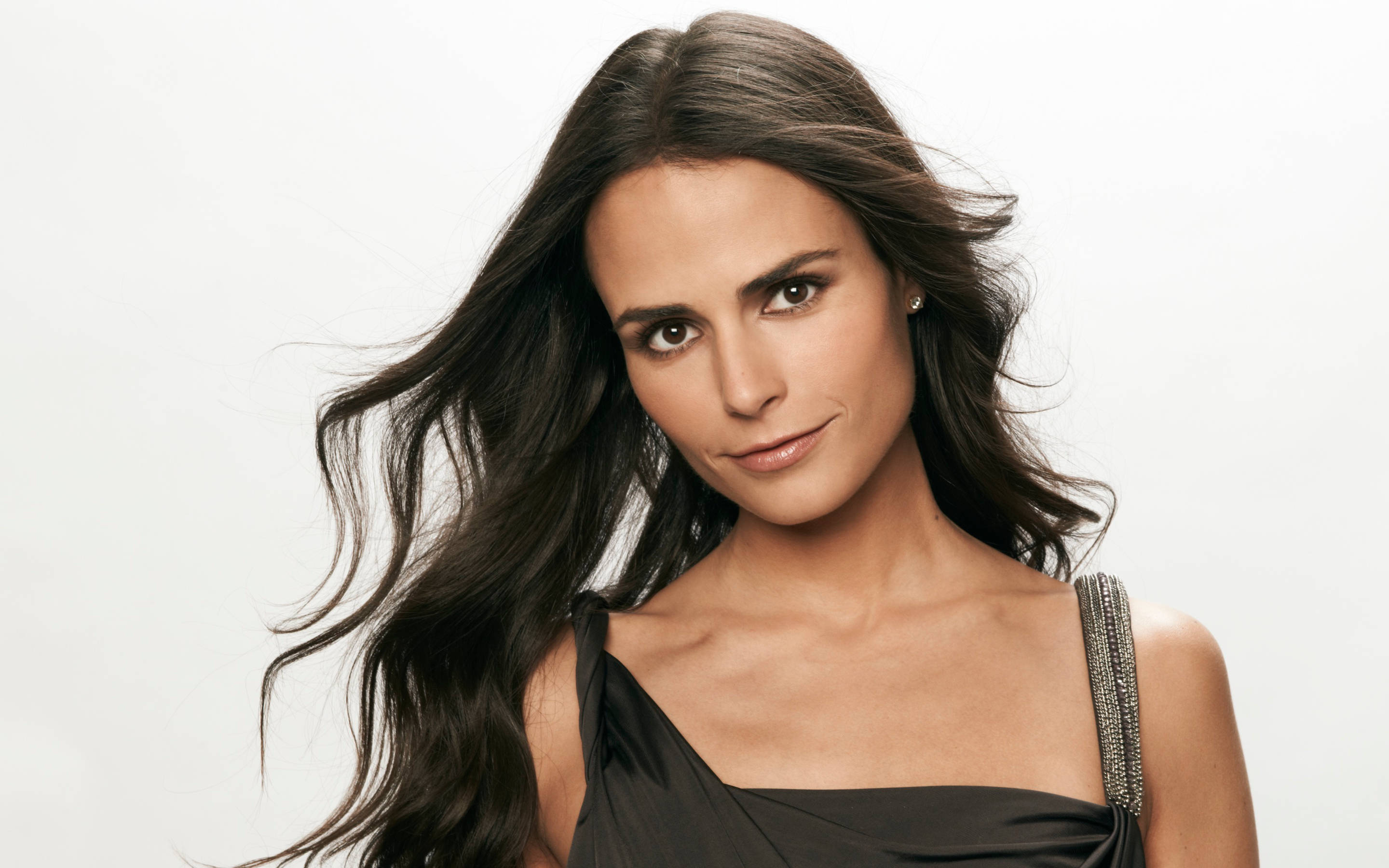 Jordana Brewster, wavy black hair, black dress, 2K Desktop Wallpaper