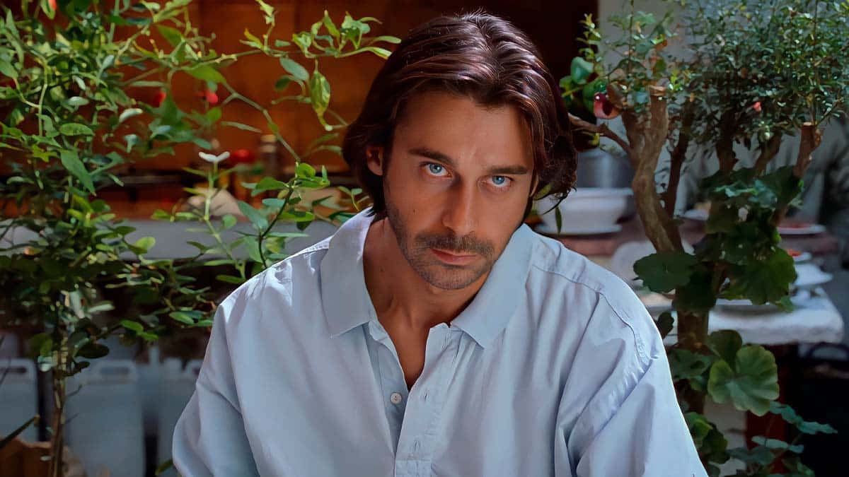 Jordi Mollà, intense blue eyes, dark hair, SD Desktop Wallpaper