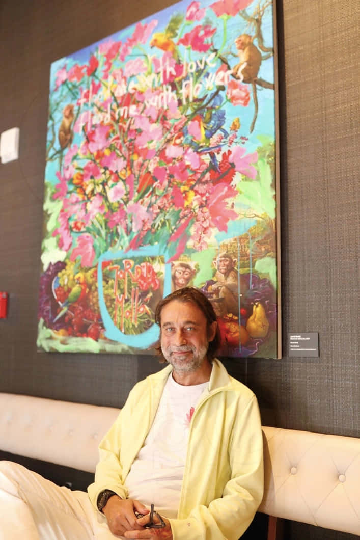 Jordi Mollà, tufted sofa, vibrant, colorful painting of monkeys and flowers, SD Phone Wallpaper