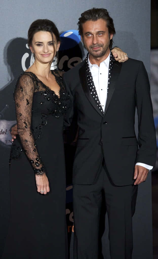 Jordi Mollà, red carpet event, elegant black formal wear, SD Phone Wallpaper
