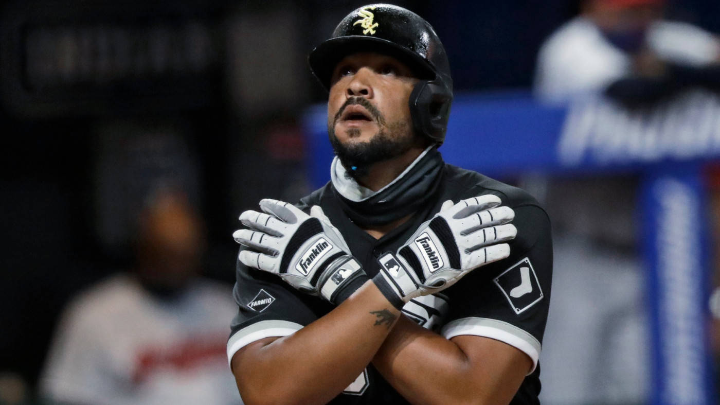 Jose Abreu, black uniform, helmet, HD Desktop Wallpaper