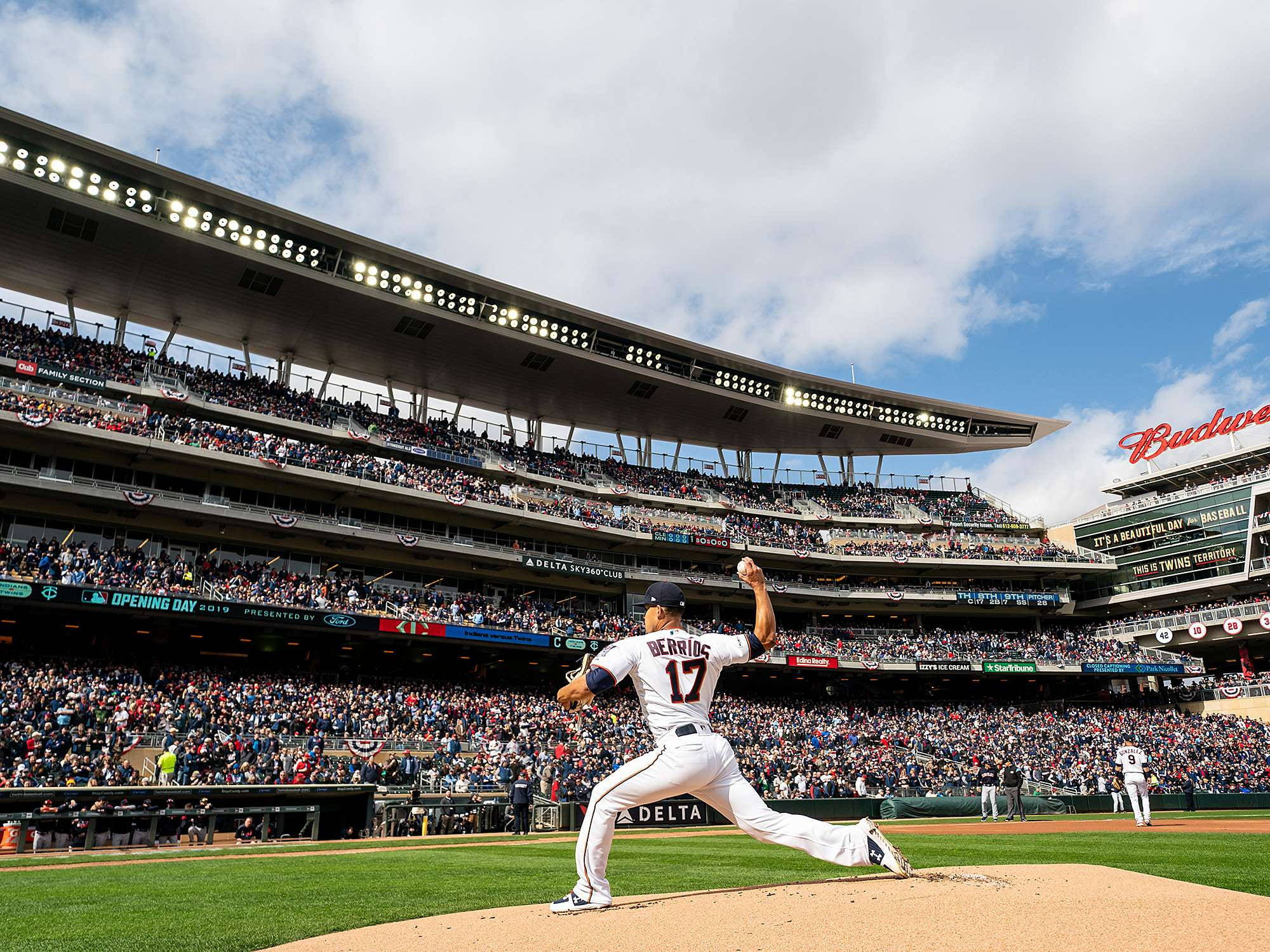 Jose Berrios, white uniform, mid-throw, Full HD Desktop Wallpaper