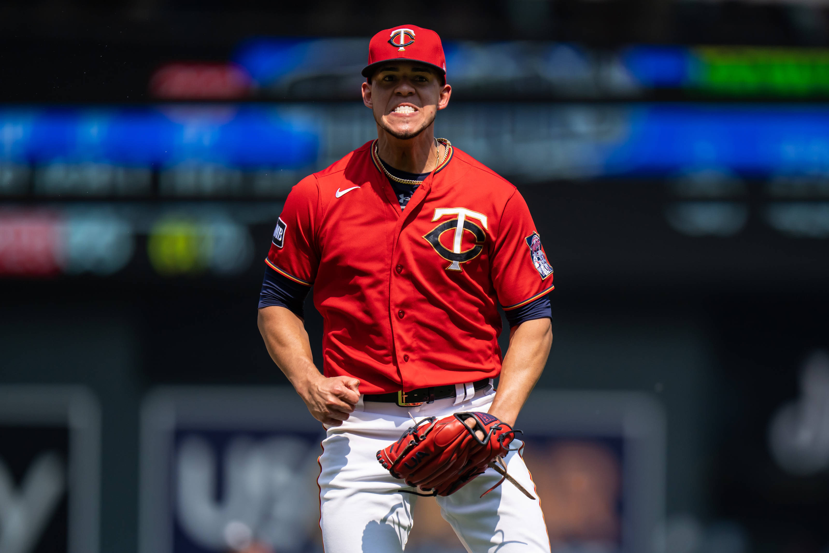 Jose Berrios, red Minnesota Twins uniform, sunny day, 2K Desktop Wallpaper