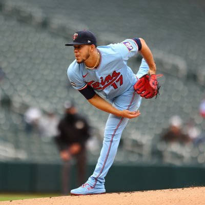 Jose Berrios, light blue uniform, mid-throw, SD Desktop Wallpaper