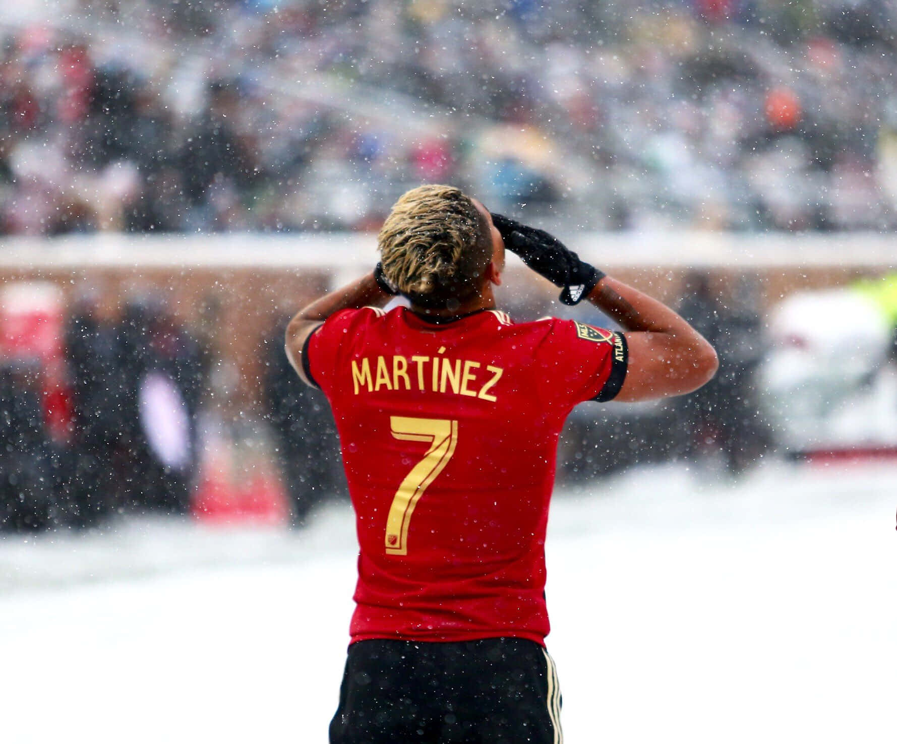 Josef Martinez, red number 7 jersey, snow, HD Desktop Wallpaper