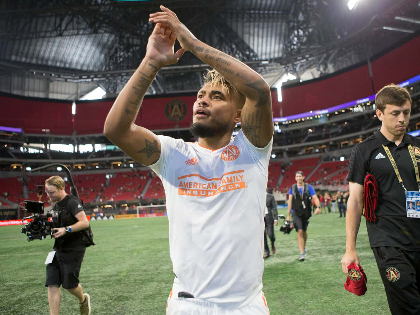 Josef Martinez, white jersey, stadium field, HD Desktop Wallpaper
