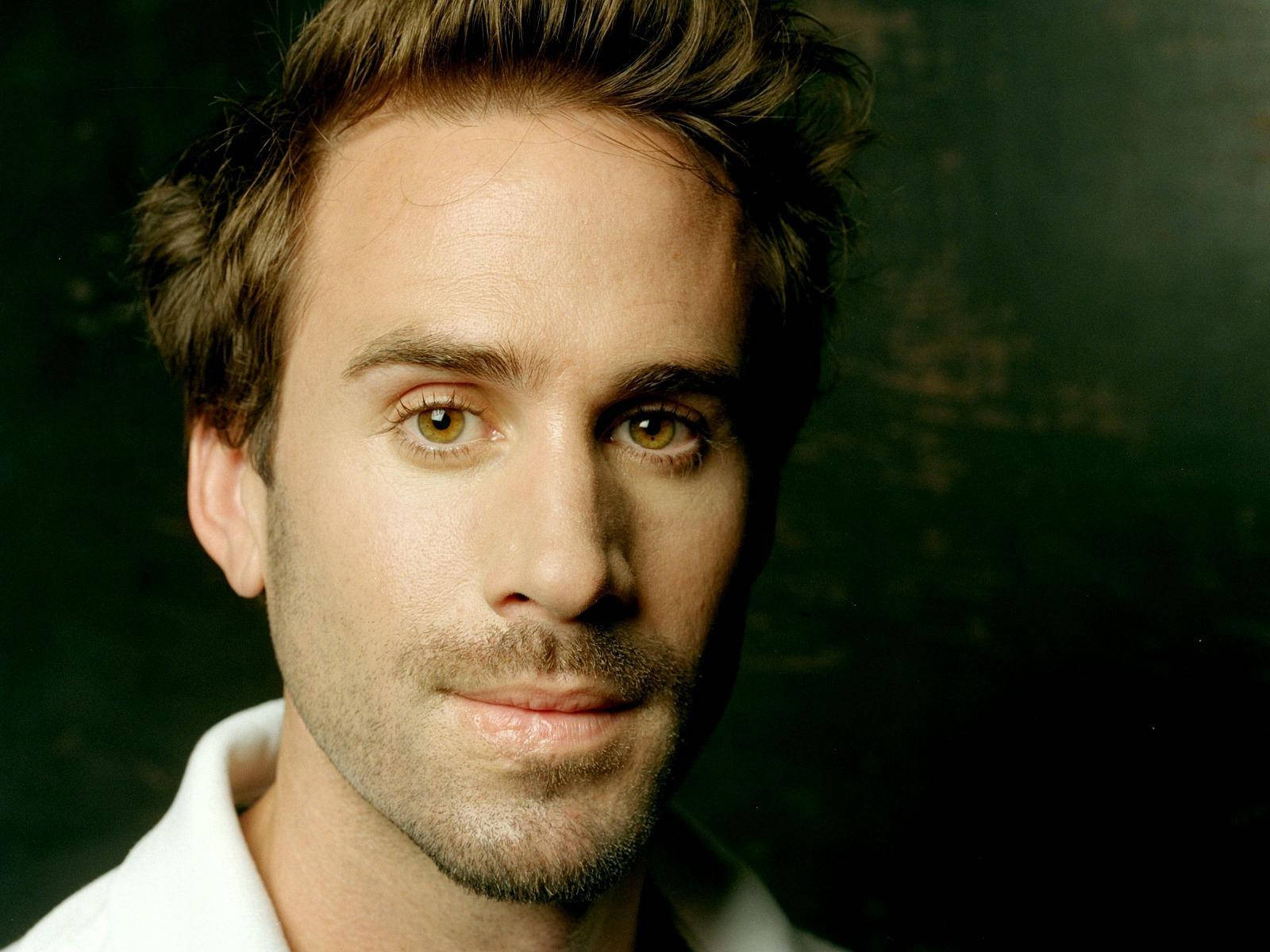 Joseph Fiennes, dark green room, warm brown eyes, HD Desktop Wallpaper
