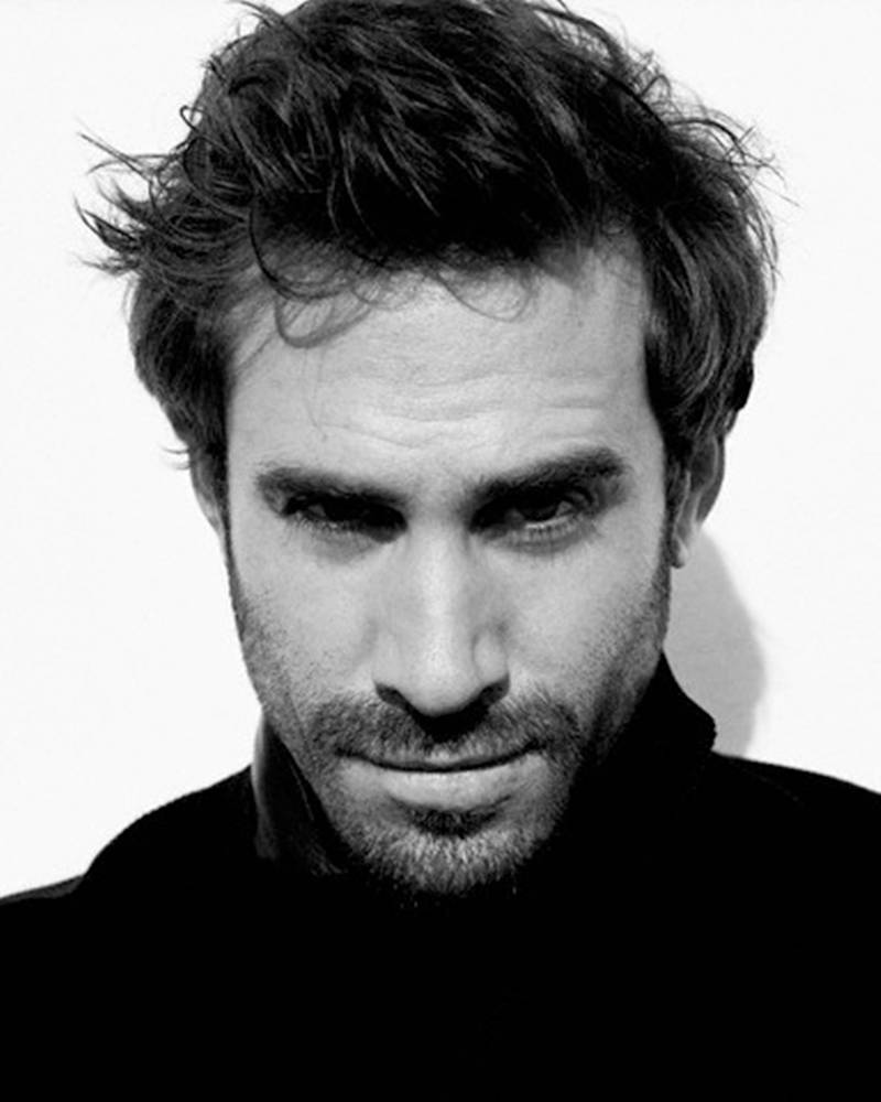 Joseph Fiennes, tousled hair, intense gaze, SD Phone Wallpaper