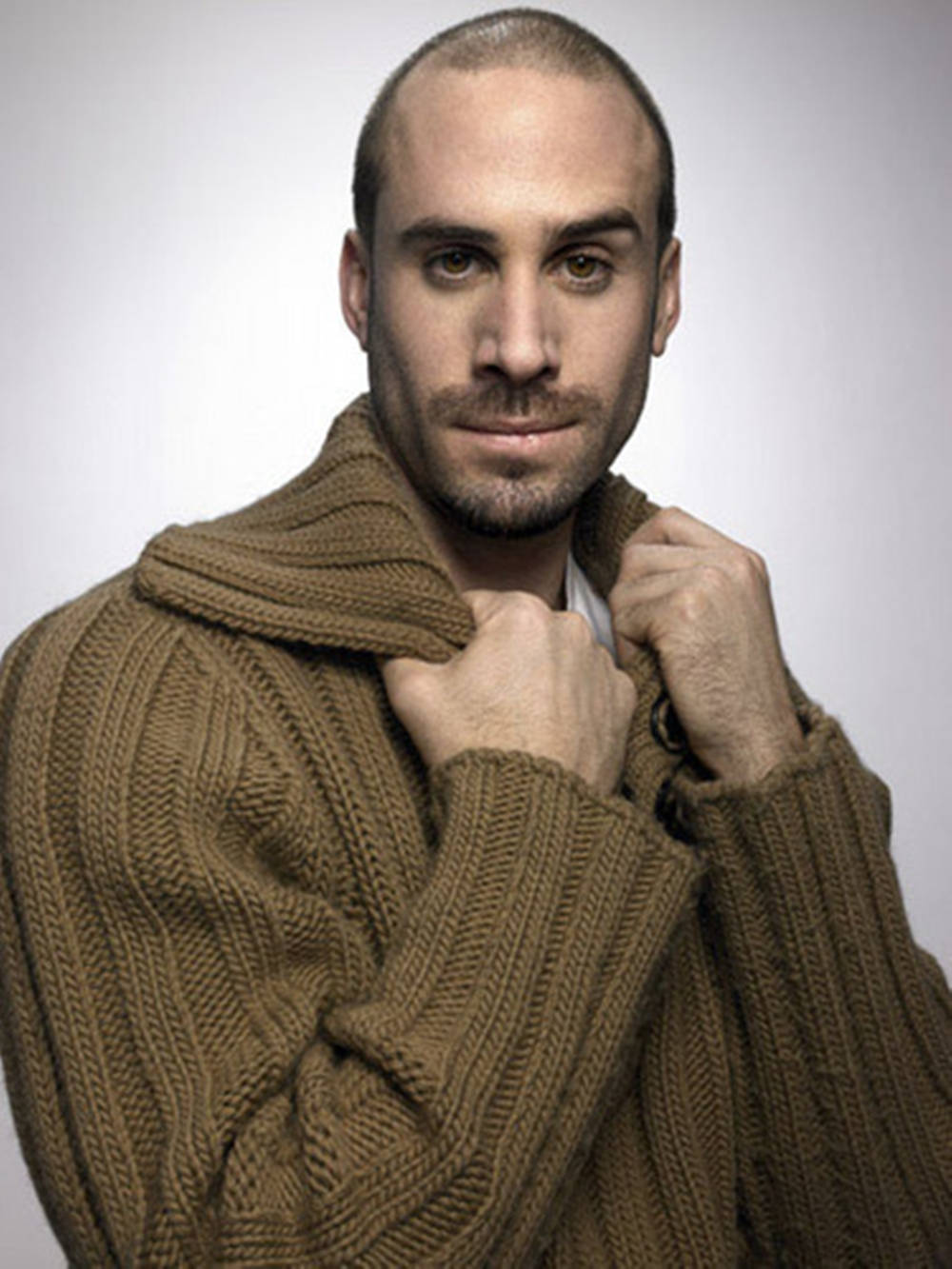 Joseph Fiennes, shaved head, stubble, HD Phone Wallpaper