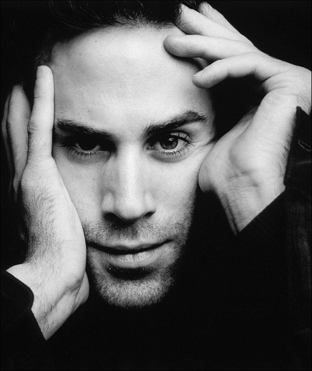 Joseph Fiennes, vogue hands, black and white portrait, SD Phone Wallpaper
