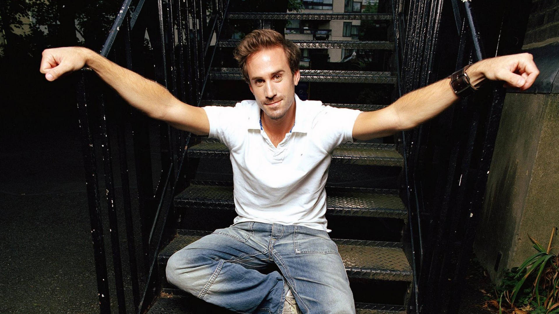 Joseph Fiennes, white shirt, jeans, Full HD Desktop Wallpaper