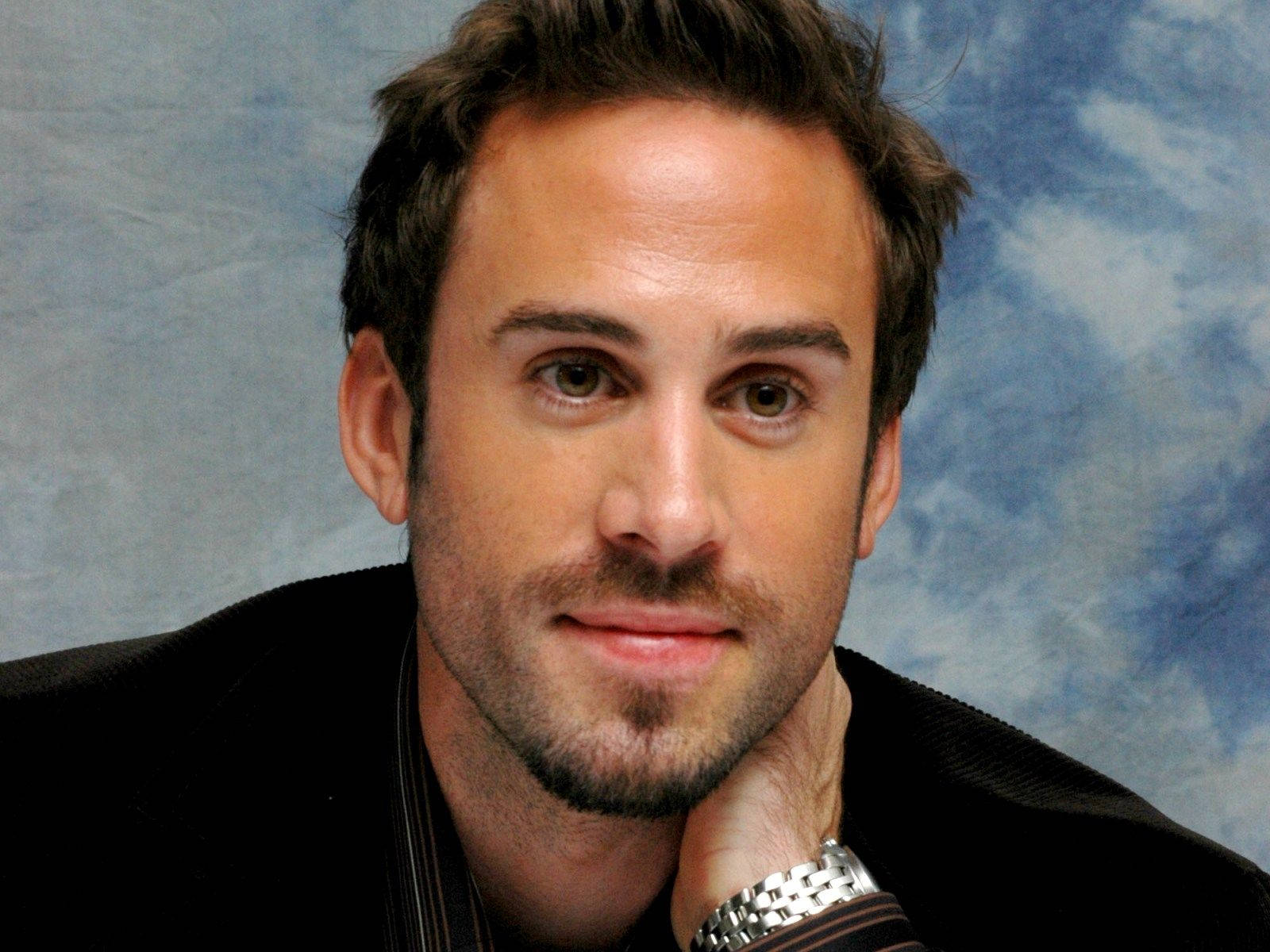 Joseph Fiennes, black jacket, silver watch, HD Desktop Wallpaper
