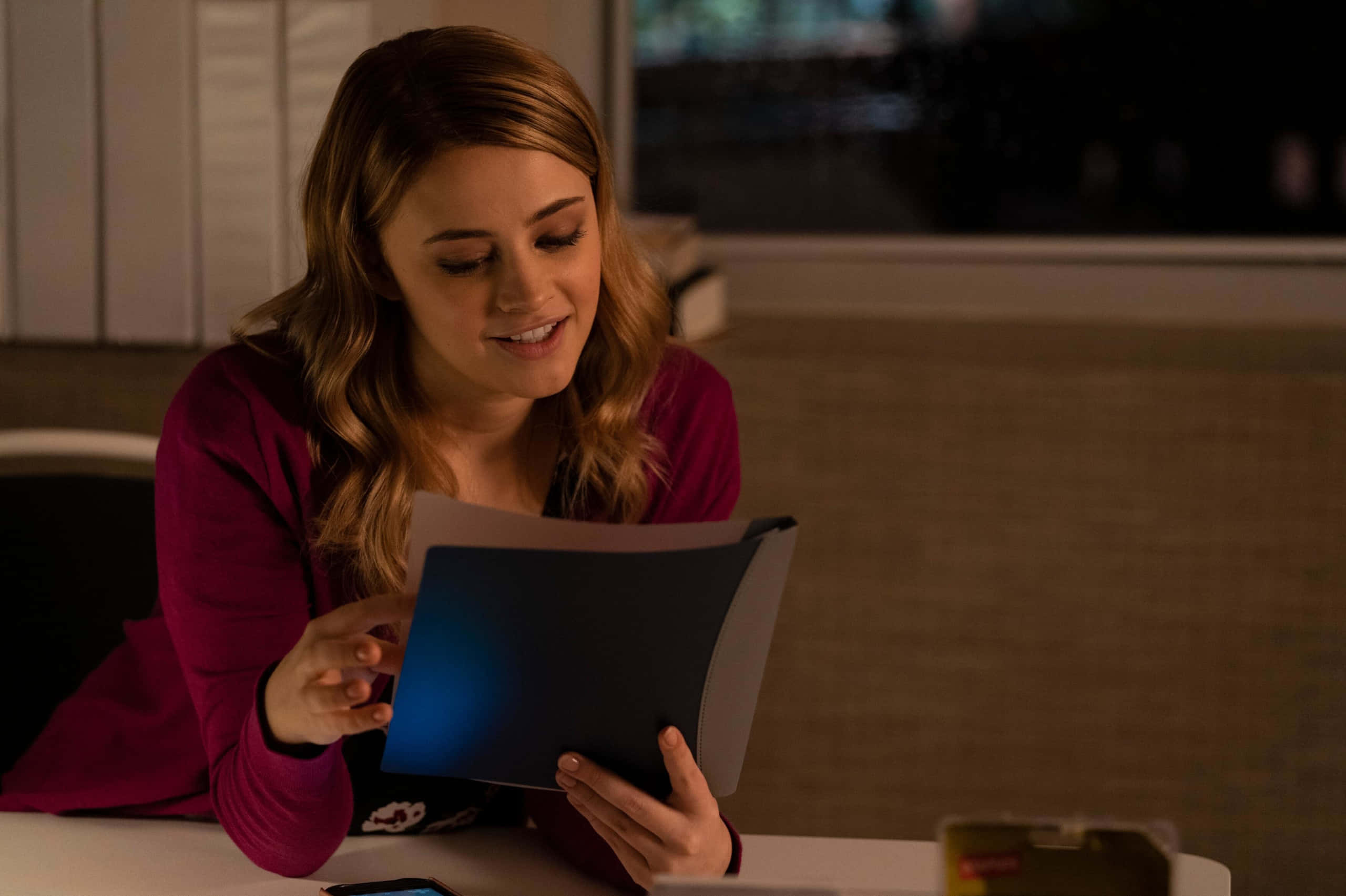 Josephine Langford, magenta sweater, blue folder, 2K Desktop Wallpaper