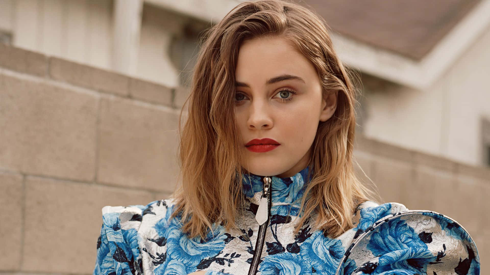 Josephine Langford, wavy blonde hair, bold red lips, Full HD Desktop Wallpaper