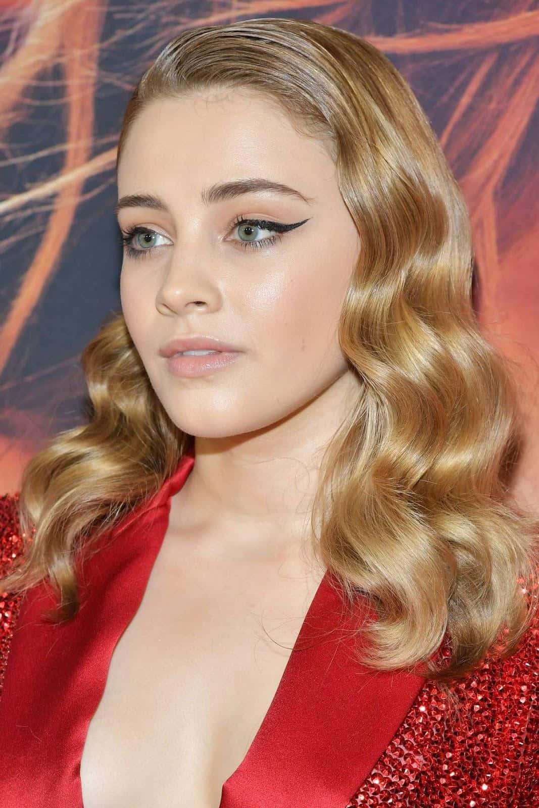 Josephine Langford, golden waves, bold winged eyeliner, HD Phone Wallpaper