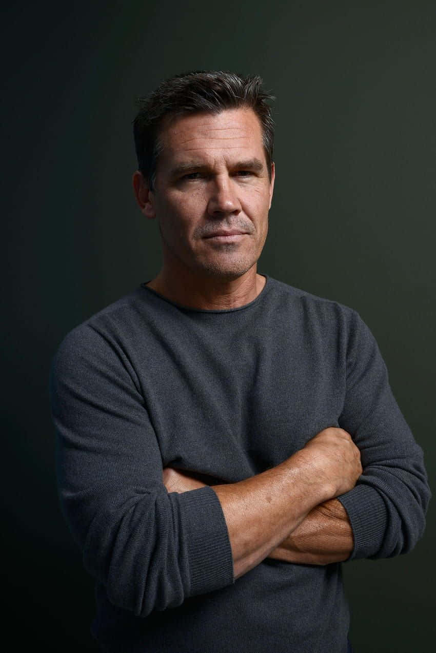 Josh Brolin, 2018 San Diego Comic-Con, dark sweater, SD Phone Wallpaper