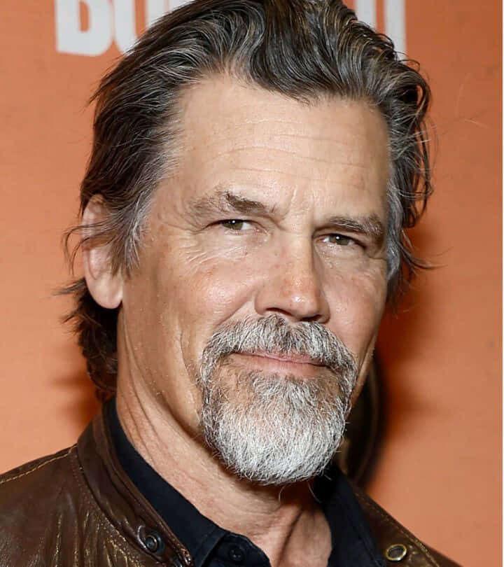 Josh Brolin, brown leather jacket, graying hair, SD Phone Wallpaper