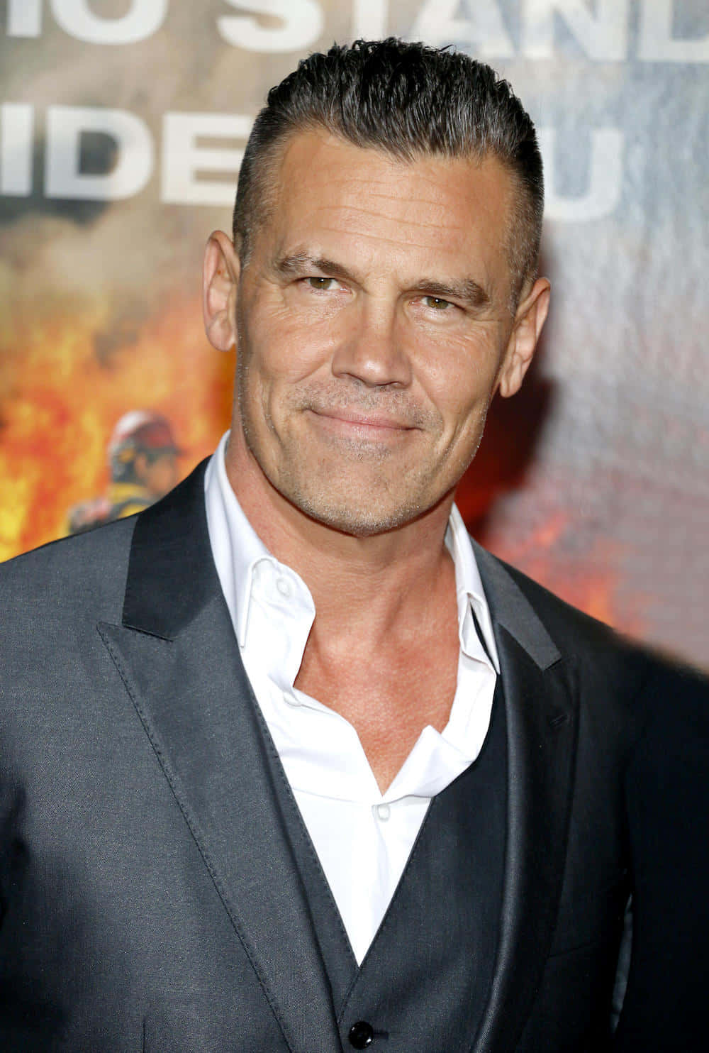 Josh Brolin, gray suit, white shirt, HD Phone Wallpaper