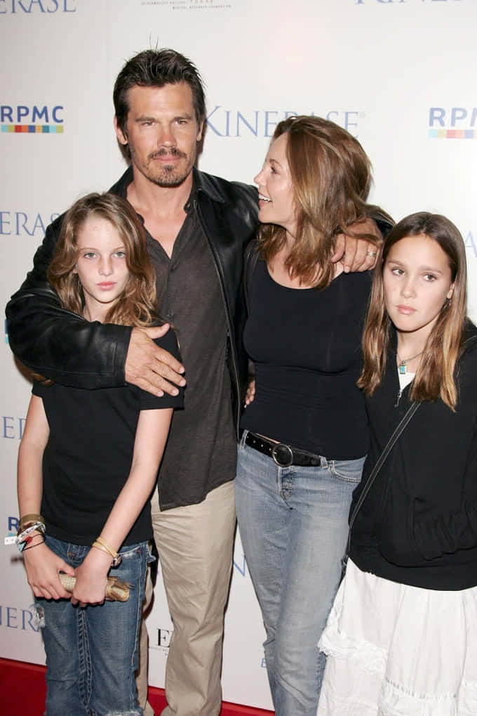 Josh Brolin, red carpet, formal event, SD Phone Wallpaper