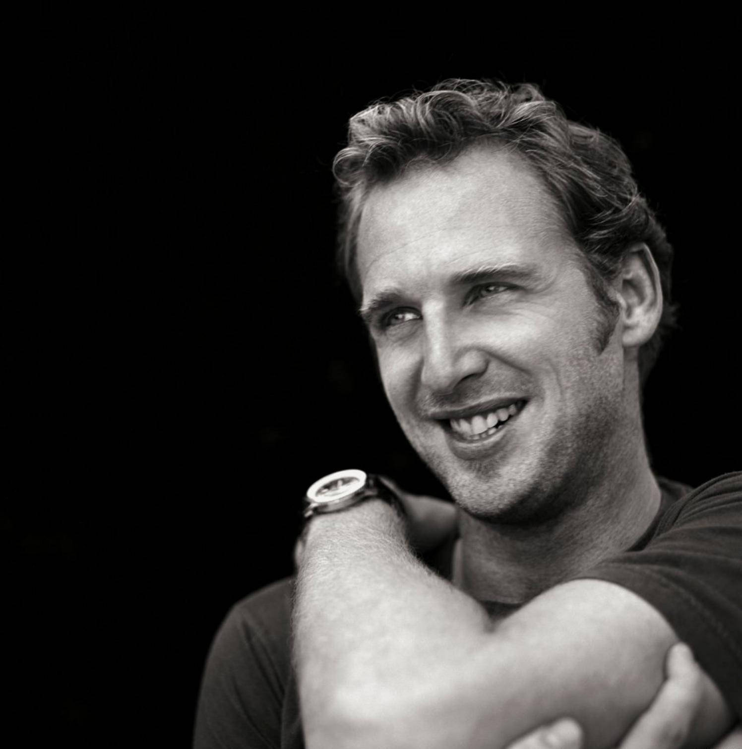 Josh Lucas, monochrome photograph, black and white portrait, HD Phone Wallpaper