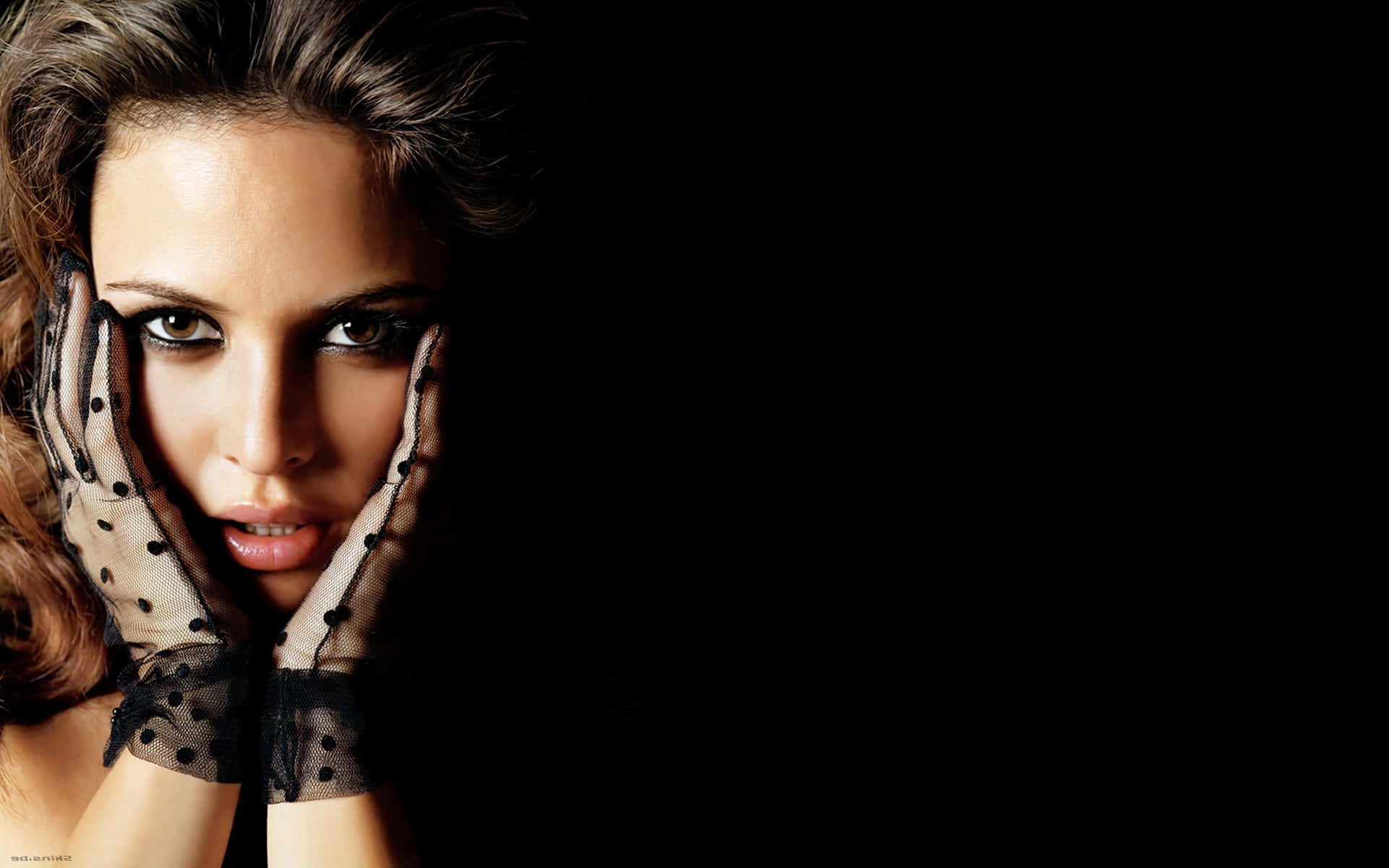Josie Maran, black polka-dot gloves, dark eyes, Full HD Desktop Wallpaper