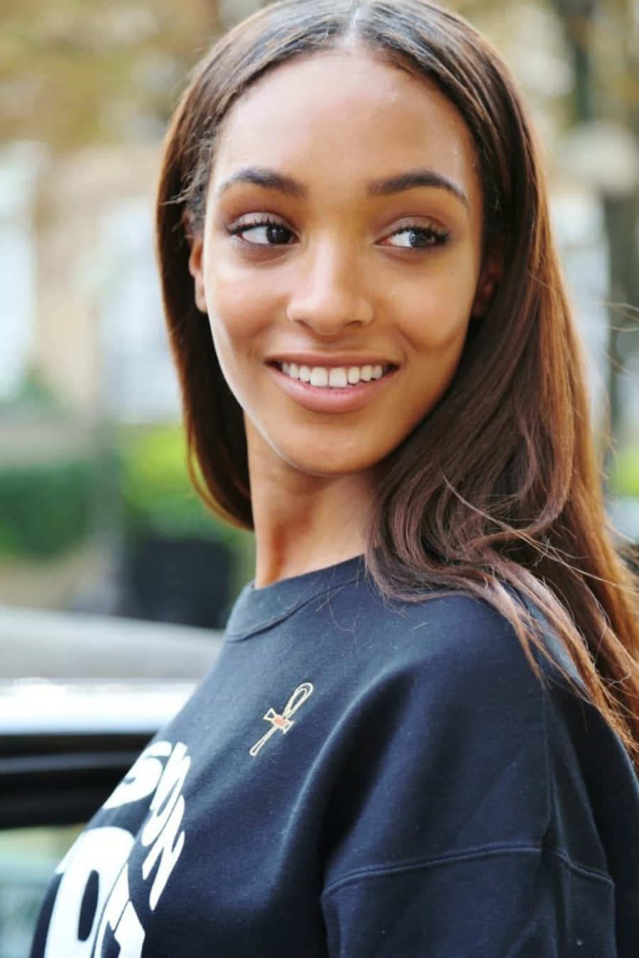 Jourdan Dunn, black sweatshirt, long brown hair, HD Phone Wallpaper
