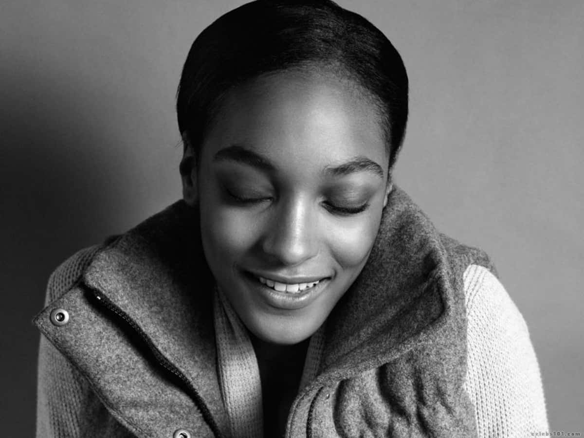 Jourdan Dunn, black and white portrait, textured vest, SD Desktop Wallpaper