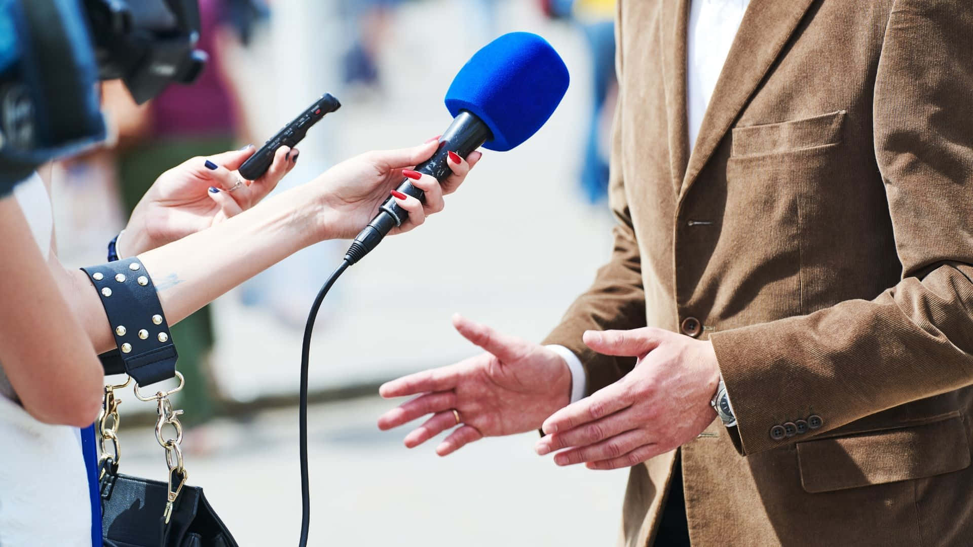 journalism, blue microphone, brown suit, Full HD Desktop Wallpaper