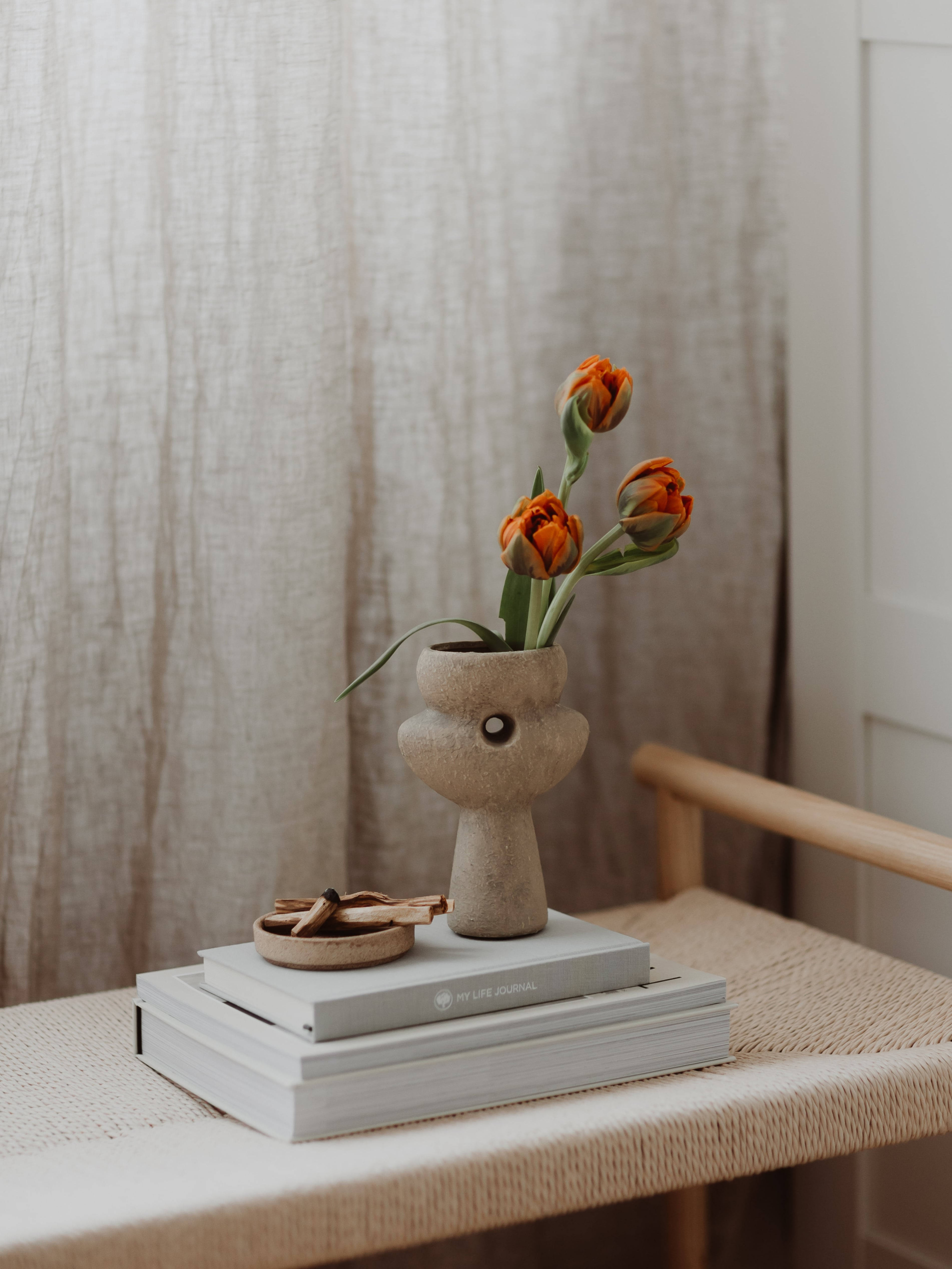Journals, flower vase, orange tulips, 4K Phone Wallpaper