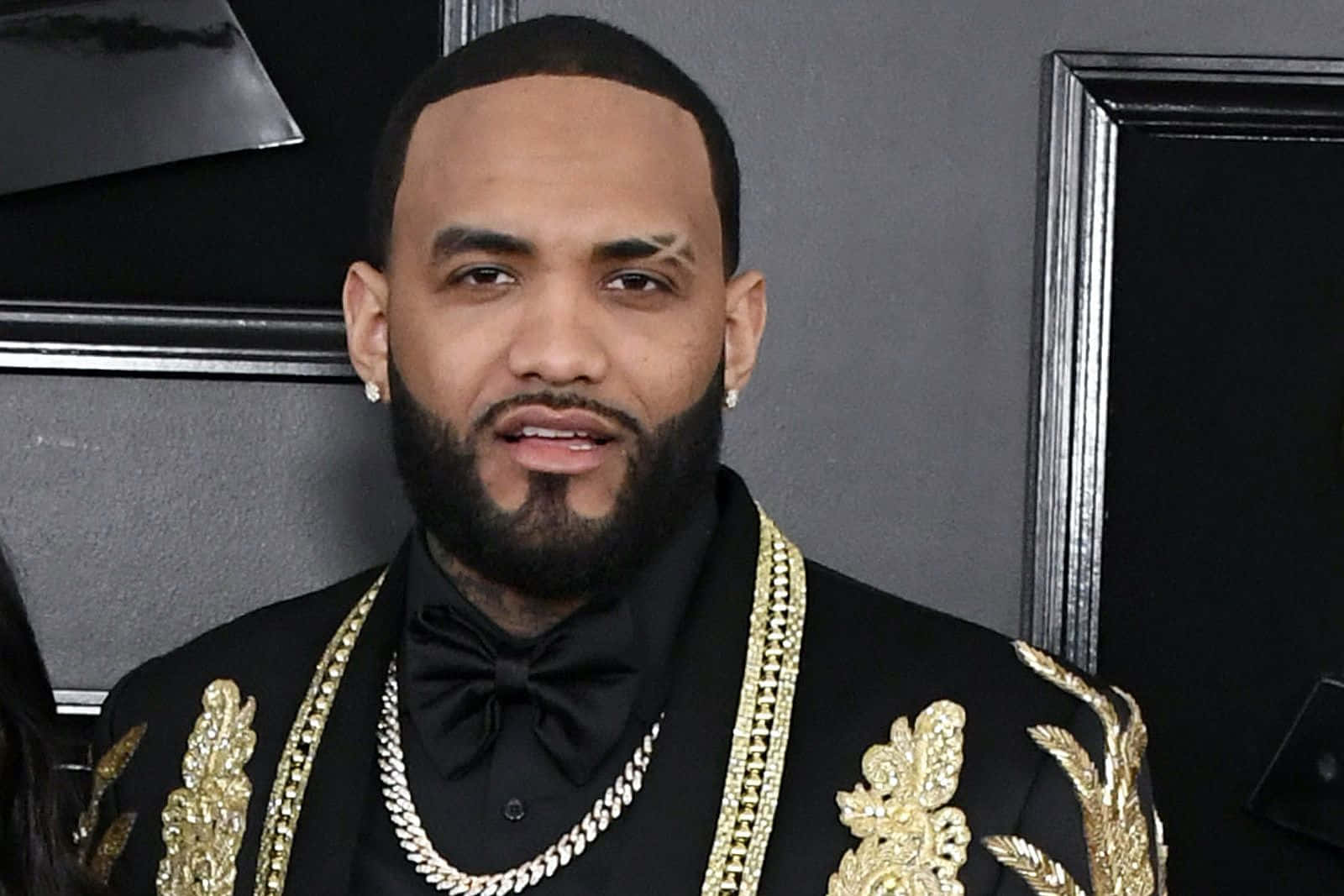 Joyner Lucas, black suit, gold embroidery, HD Desktop Wallpaper