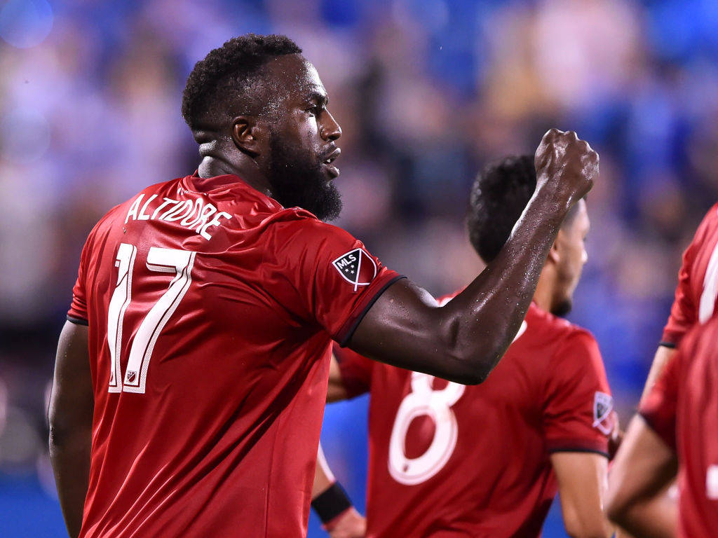Jozy Altidore, red jersey, number 17, SD Desktop Wallpaper