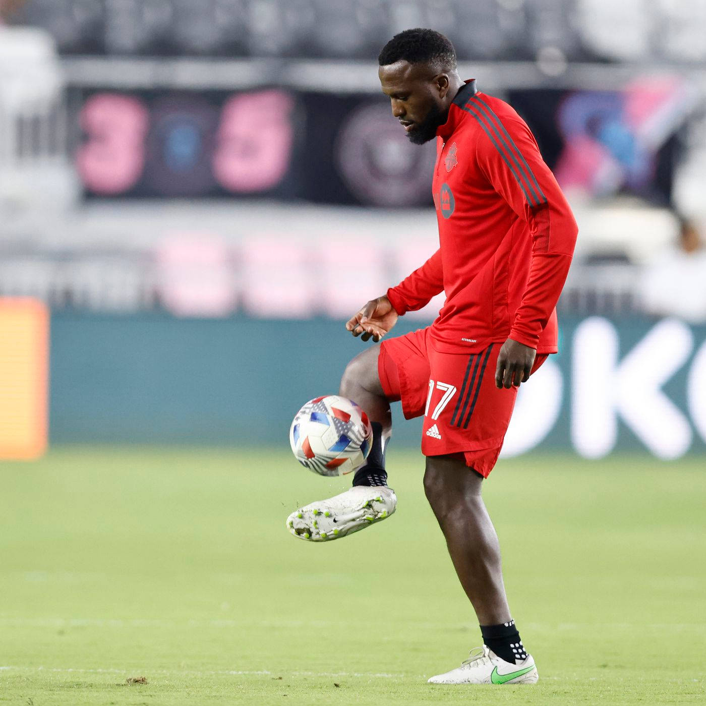 Jozy Altidore, red training gear, colorful ball, HD Desktop Wallpaper