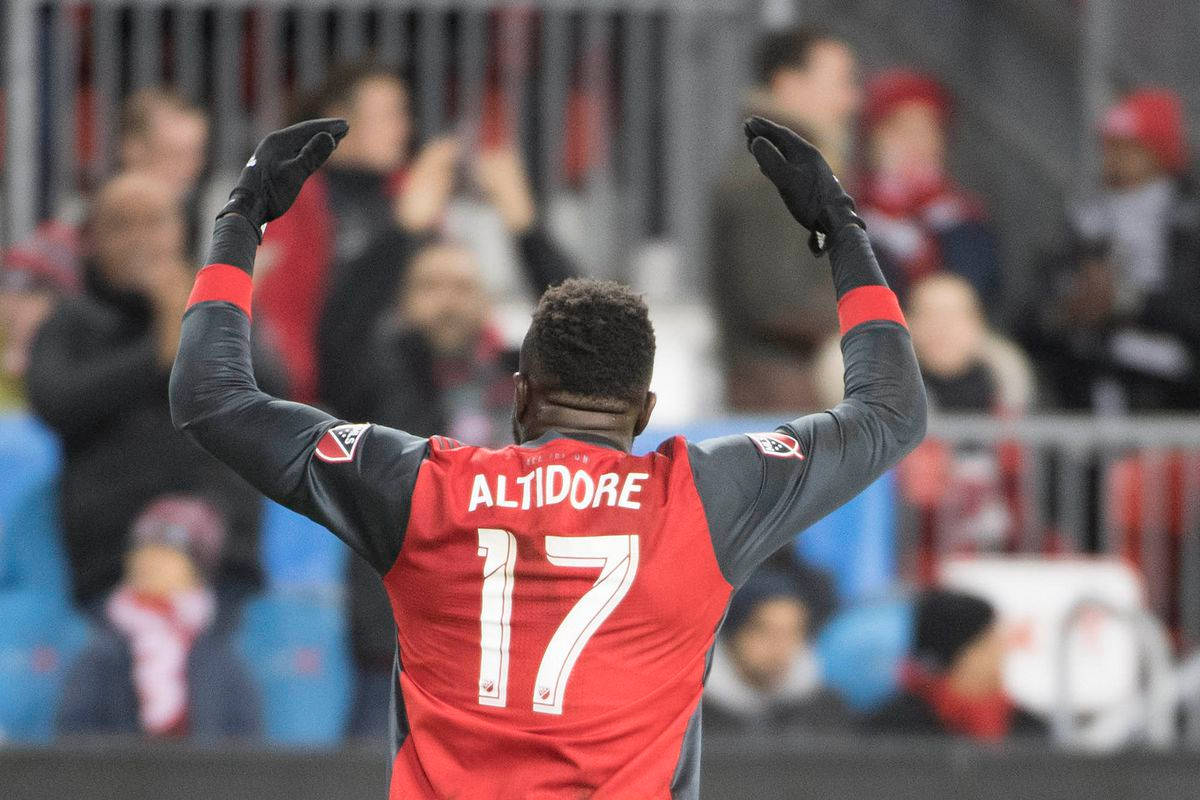 Jozy Altidore, red jersey, number 17, SD Desktop Wallpaper