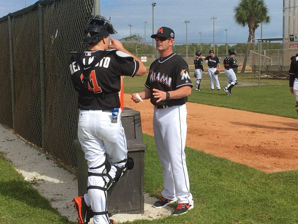 JT Realmuto, baseball catcher, full gear, SD Desktop Wallpaper