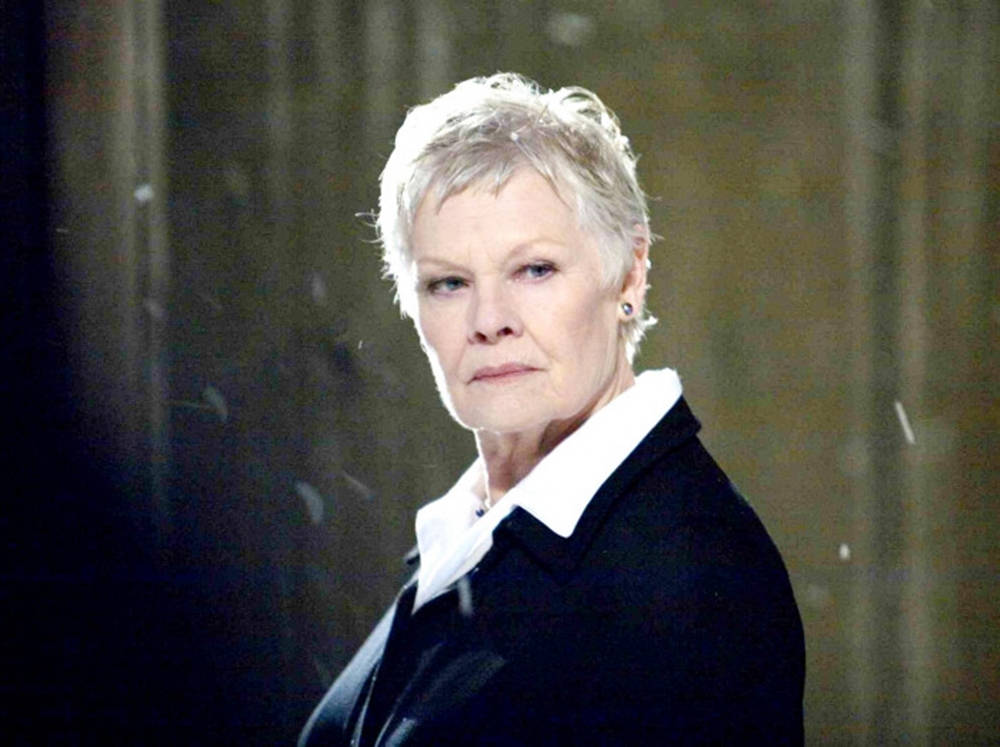 Judi Dench, short white hair, black coat, SD Desktop Wallpaper