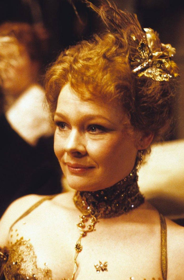 Judi Dench, curly red hair, gold jewelry, SD Phone Wallpaper