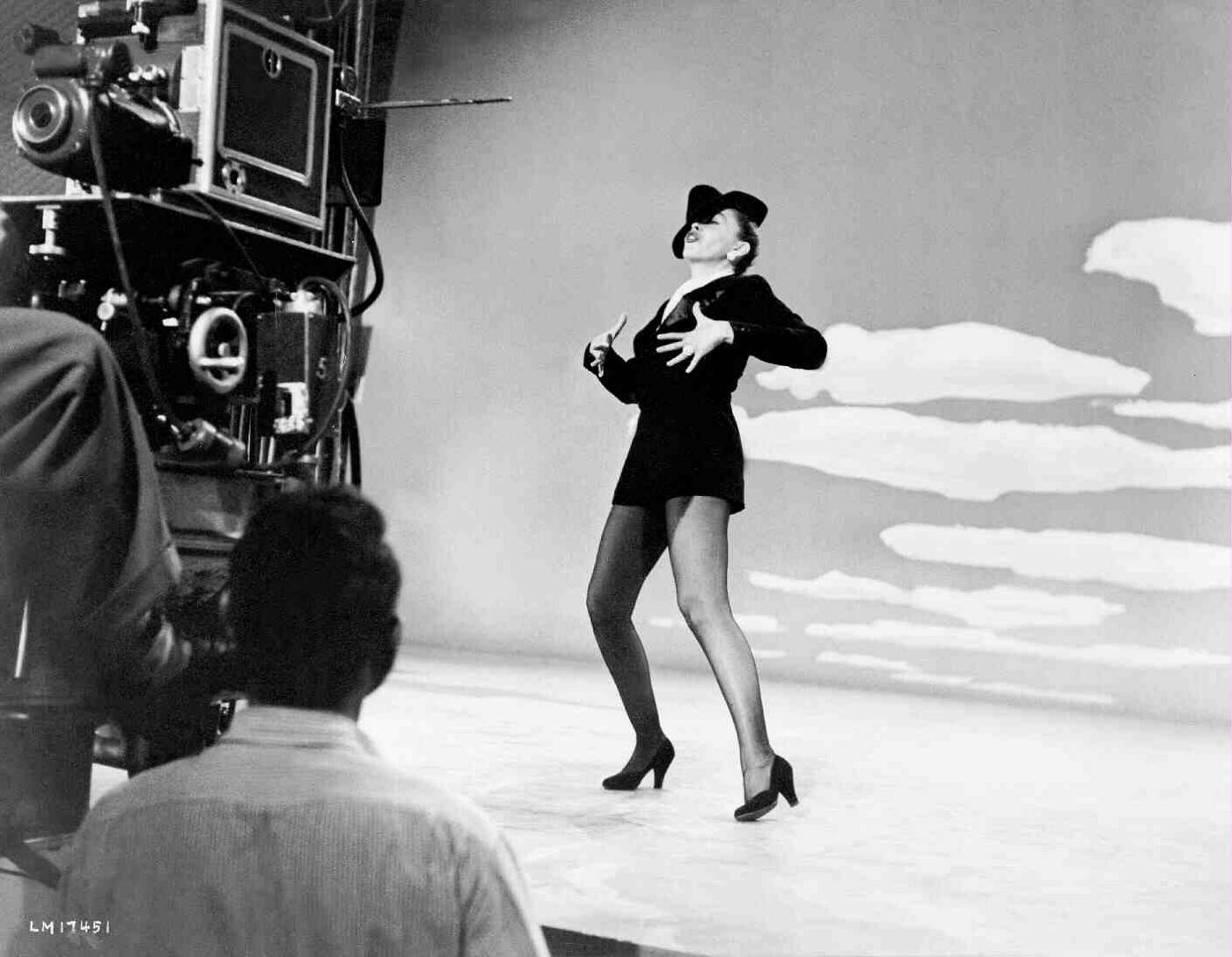 Judy Garland, black suit, hat, HD Desktop Wallpaper