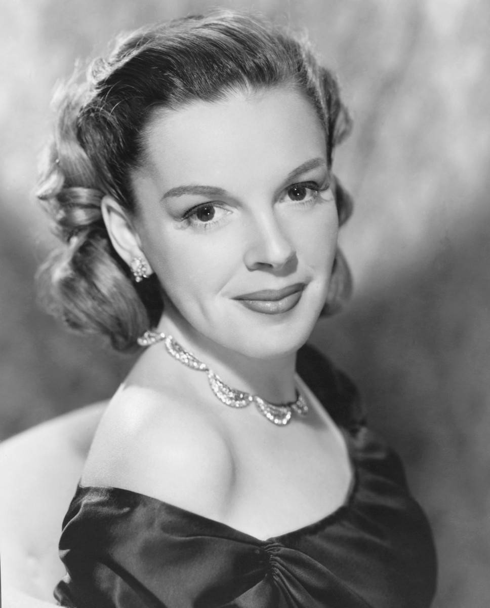 Judy Garland, black satin off-shoulder gown, sparkling jewelry, SD Phone Wallpaper