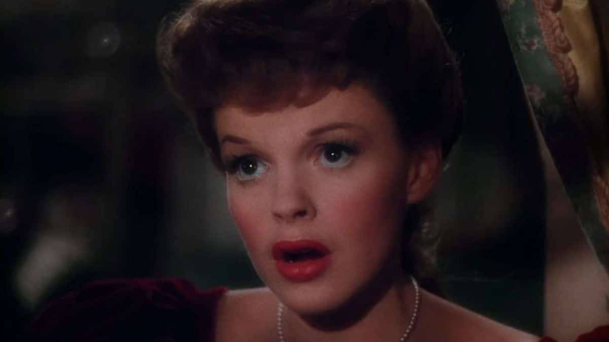Judy Garland, red dress, pearl necklace, SD Desktop Wallpaper