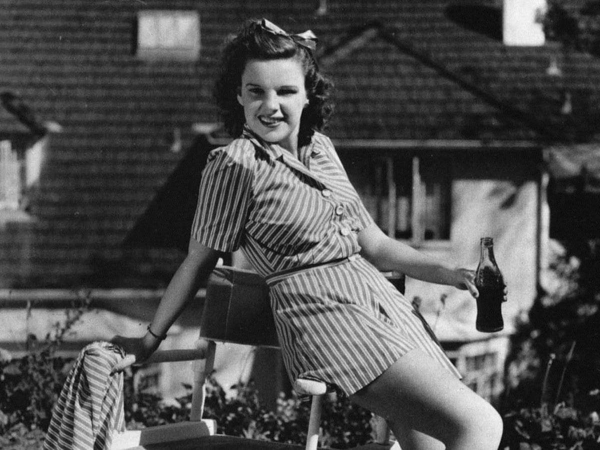 Judy Garland, striped dress, soda bottle, SD Desktop Wallpaper