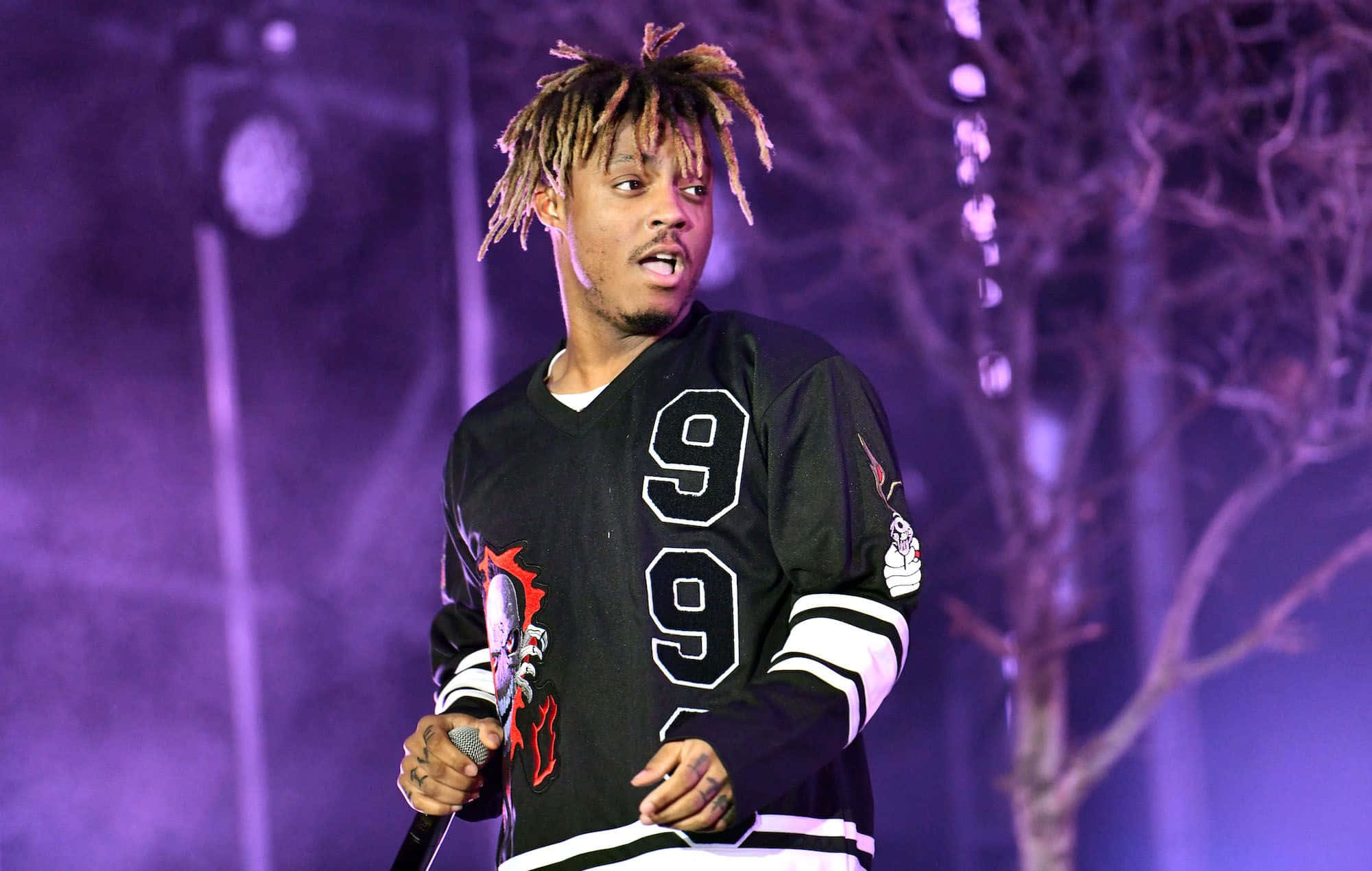 Juice Wrld Live, dreadlocks, purple stage lights, Full HD Desktop Wallpaper