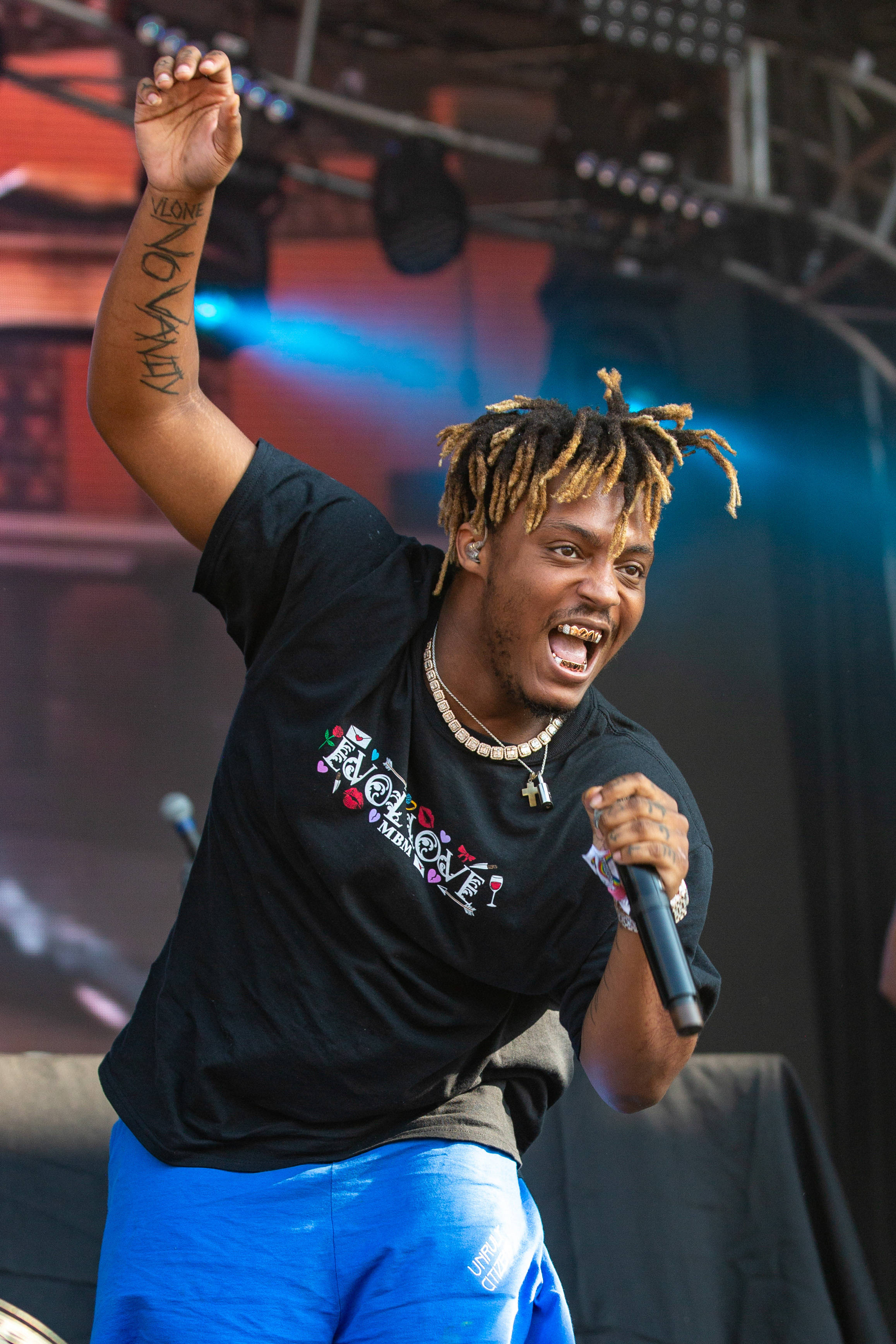 Juice Wrld, performing live, dreadlocks, 2K Phone Wallpaper