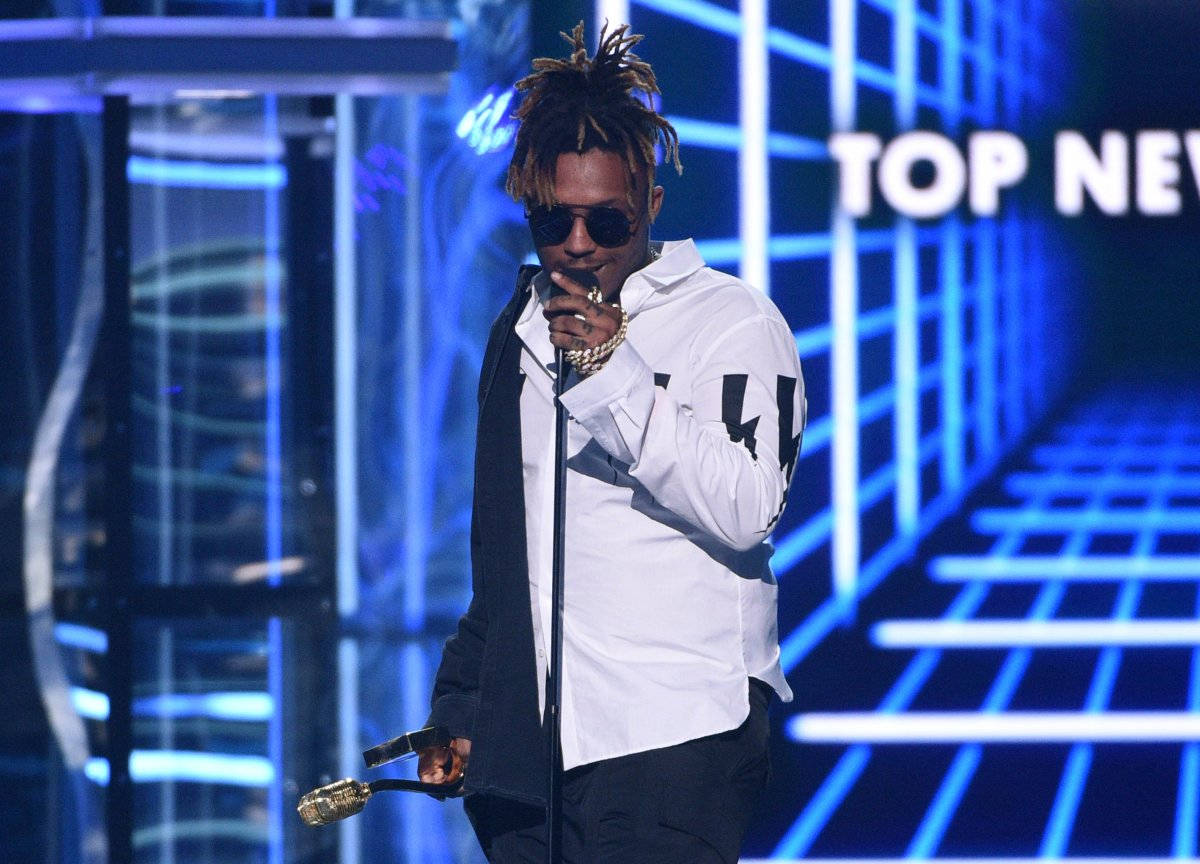 Juice Wrld, award show performance, dreadlocks, SD Desktop Wallpaper