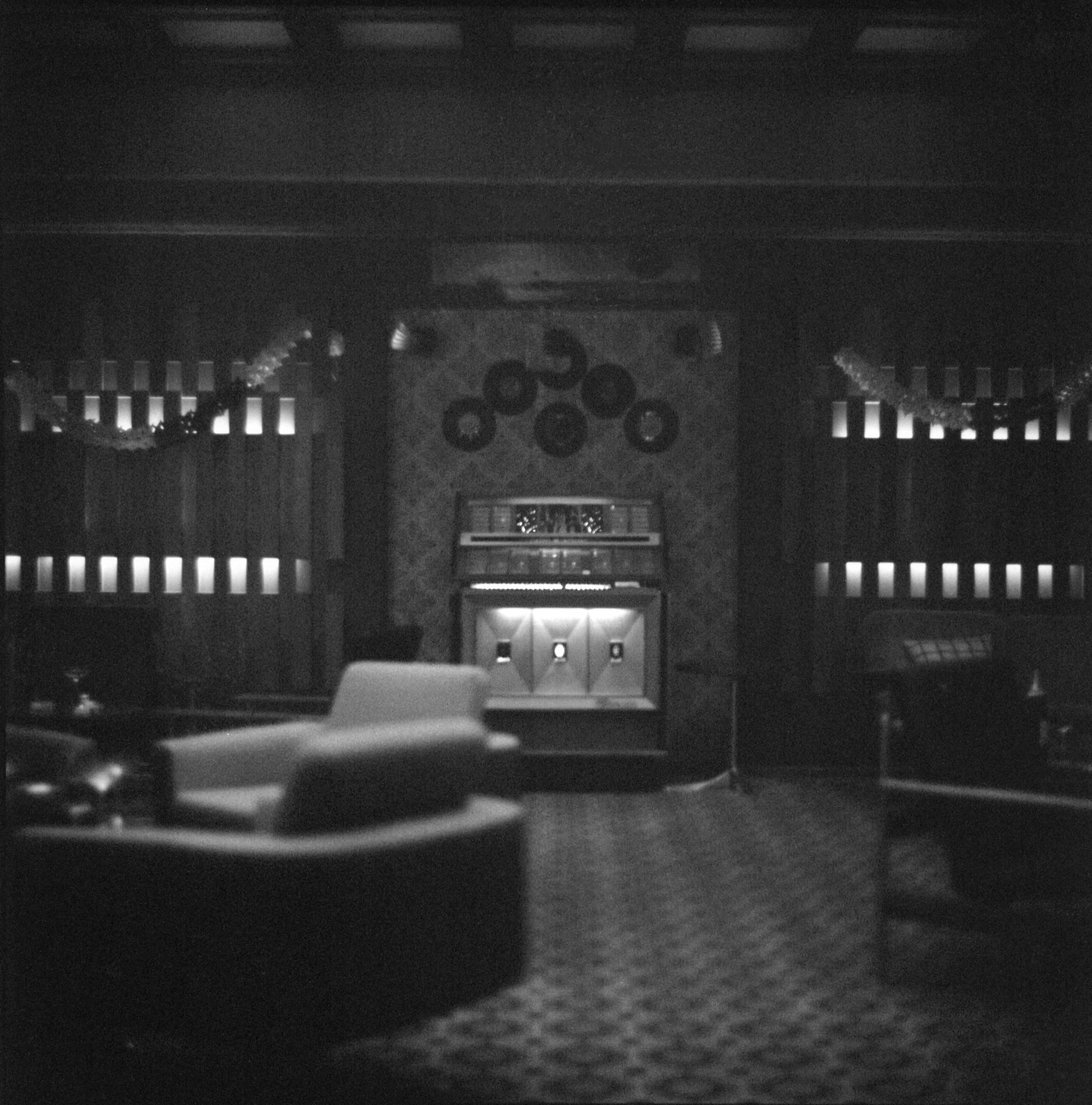 vintage jukebox, retro diner, patterned carpet, 5K Phone Wallpaper