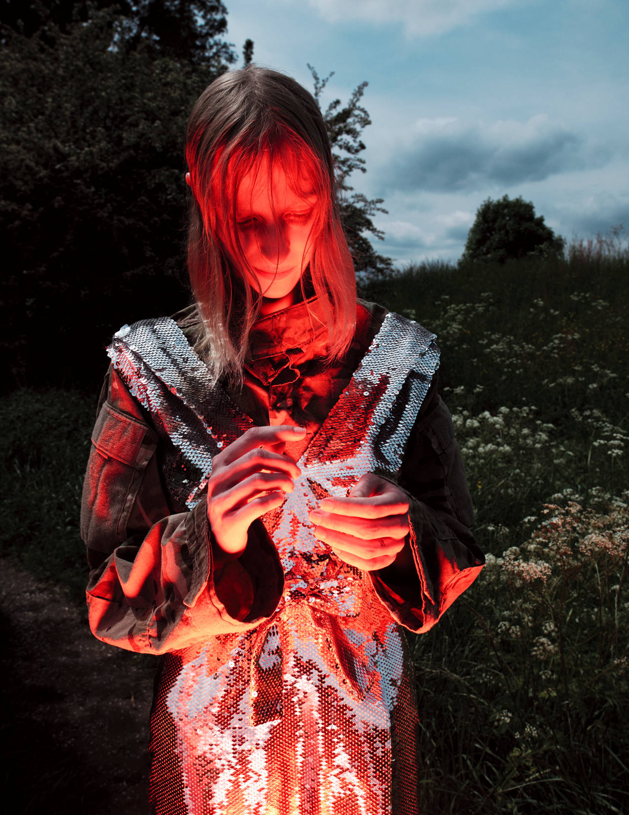 Julia Nobis, red, shimmering, HD Phone Wallpaper