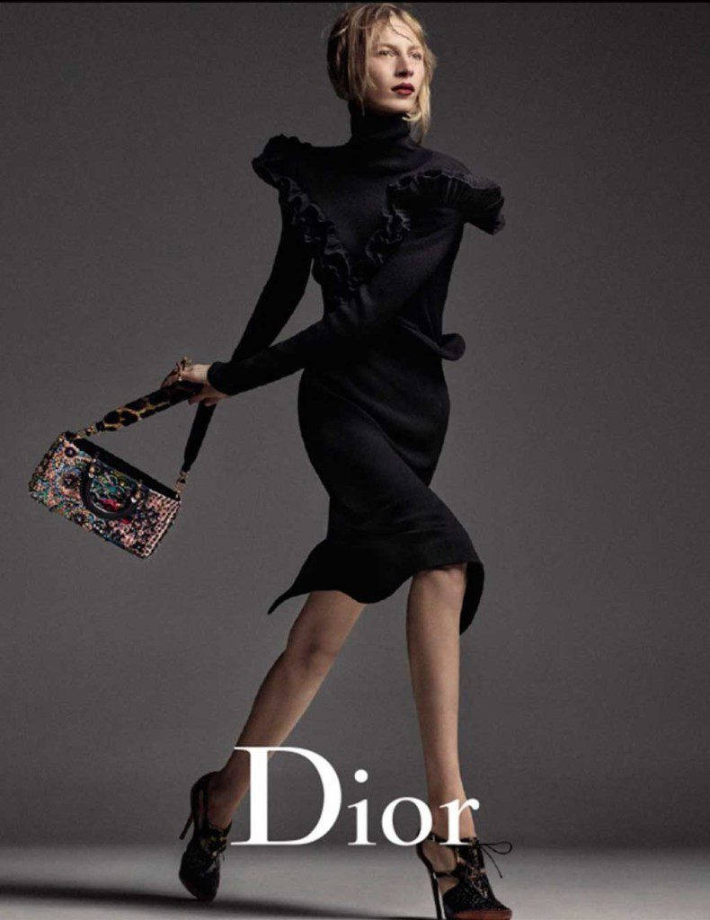 Julia Nobis, black ruffled turtleneck dress, colorful floral handbag, SD Phone Wallpaper
