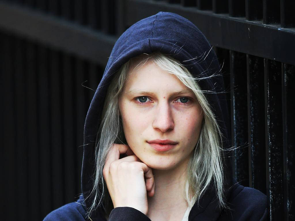 Julia Nobis, hoodie jacket, platinum blonde hair, SD Desktop Wallpaper