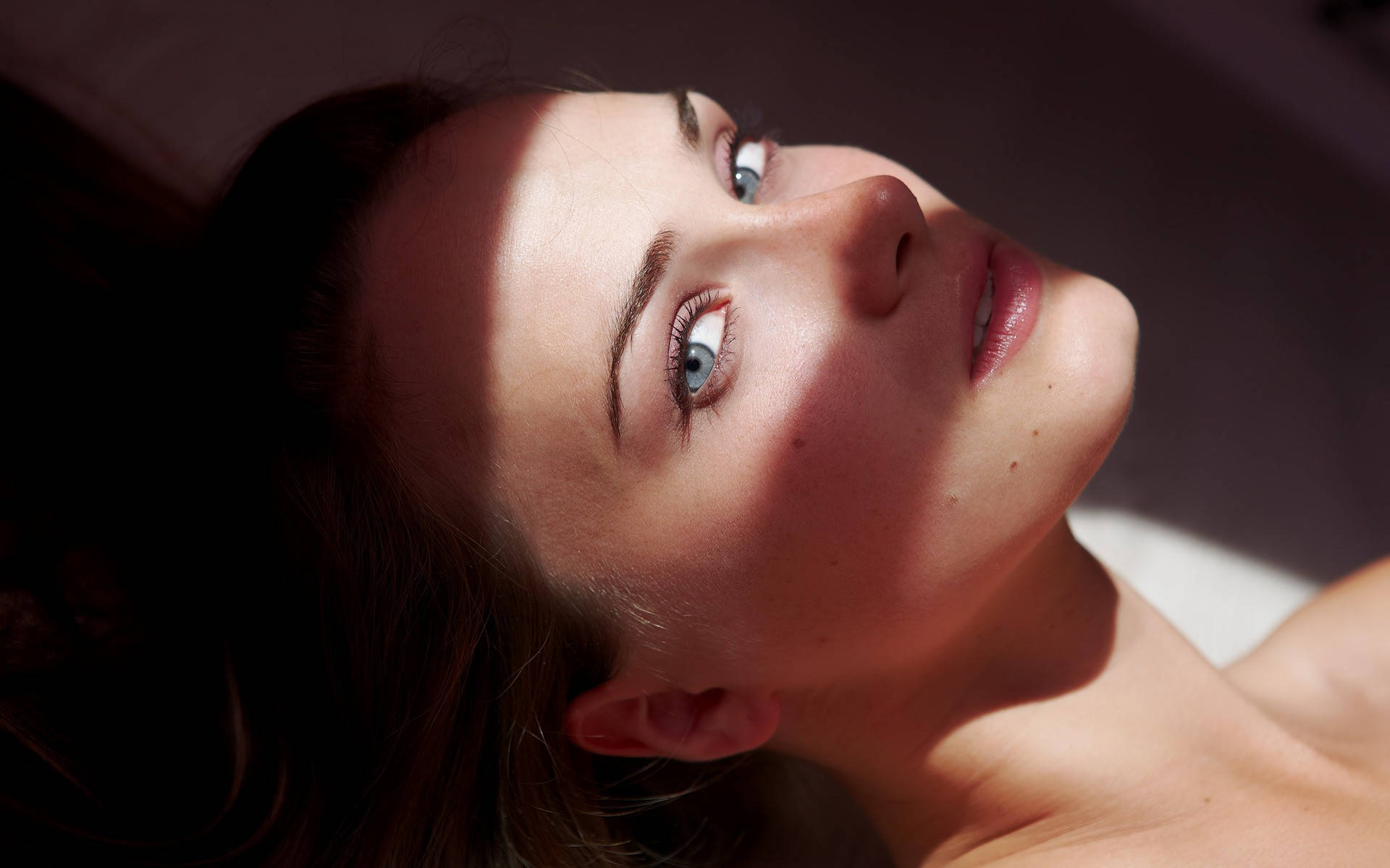 Julia Nobis, blue eyes, sunlight, Full HD Desktop Wallpaper